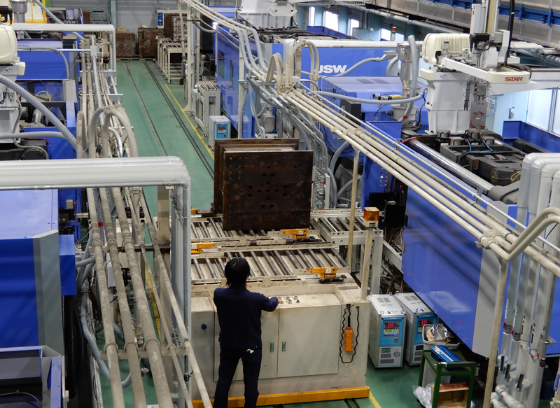 金型自動交換機 イメージ